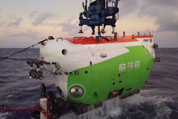 China-Indonesia Joint Expedition Sets Indonesia’s Deepest Dive Record China-Indonesia Joint Expedition Sets Indonesia's Deepest Dive Record