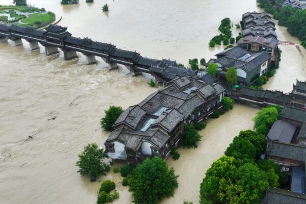 China_Activates_Flood_Emergency_Response_Amid_Heavy_Rains_in_Chongqing