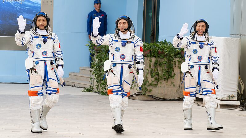 China_Awards_Medals_to_Shenzhou_18_Astronauts_for_Space_Achievements