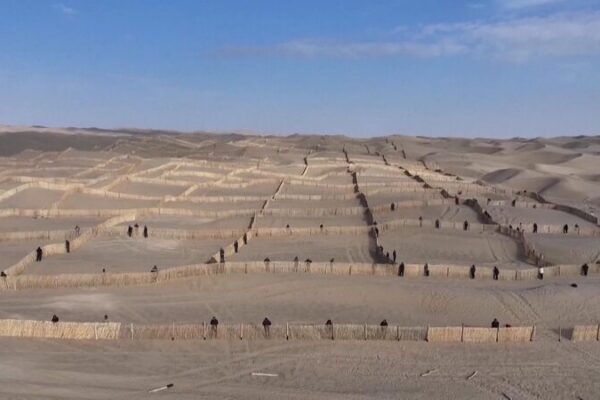China_Completes_Green_Belt_Around_Taklimakan_Desert__Transforming_the__Sea_of_Death_