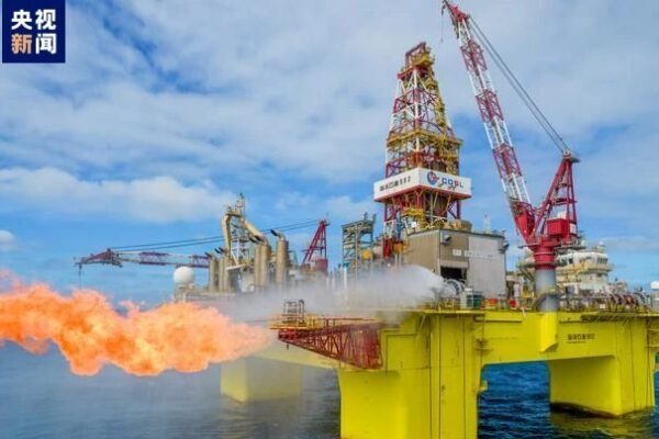 China Discovers Unprecedented Massive Gas Field in South China Sea China_Discovers_Unprecedented_Massive_Gas_Field_in_South_China_Sea