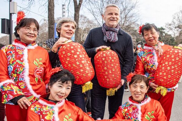 China Eases Travel Barriers to Welcome More Foreign Tourists