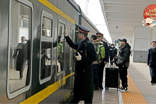 China Ensures Smooth Return Trips Amid Post-Holiday Travel Surge China Ensures Smooth Return Trips Amid Post-Holiday Travel Surge video poster