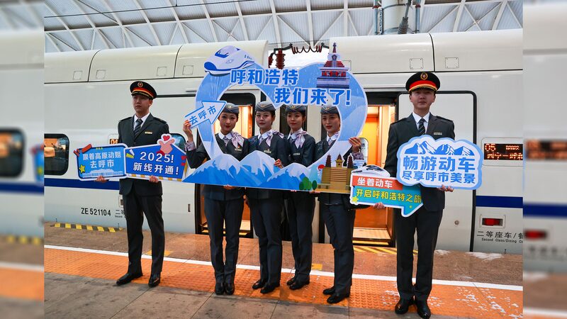 China_Expands_Railway_Network_with_Hundreds_of_New_Trains