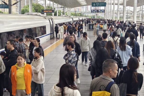 China Facilitates Massive Homeward Journeys as National Day Holiday Ends China_Facilitates_Massive_Homeward_Journeys_as_National_Day_Holiday_Ends video poster