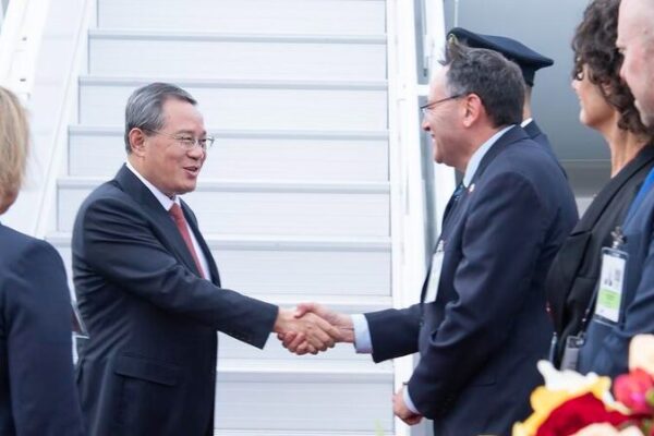 China Grants Visa Exemptions to New Zealand Amid Growing Tourism Ties