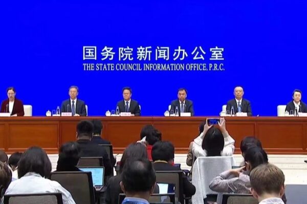 China Introduces New Economic Policies to Stimulate Growth China_Introduces_New_Economic_Policies_to_Stimulate_Growth