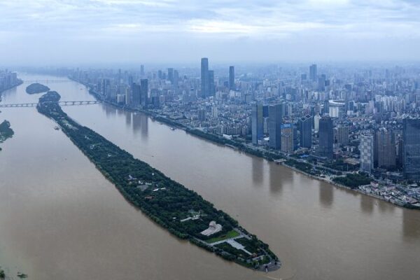 China Issues Yellow Alert as Heavy Rainstorms Approach Multiple Regions China Issues Yellow Alert as Heavy Rainstorms Approach Multiple Regions