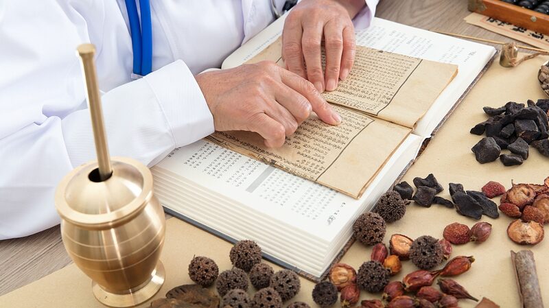 China_Launches_Global_Initiative_to_Train_1_300_in_Traditional_Chinese_Medicine - Khabar Asia China_Launches_Global_Initiative_to_Train_1_300_in_Traditional_Chinese_Medicine
