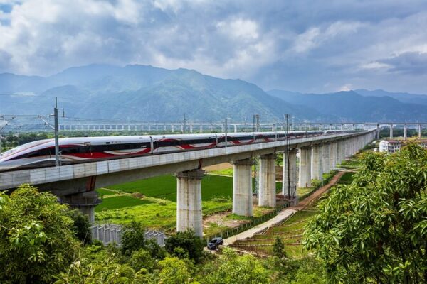 China_Launches_New_High_Speed_Railway_Boosting_Yangtze_River_Delta_Connectivity