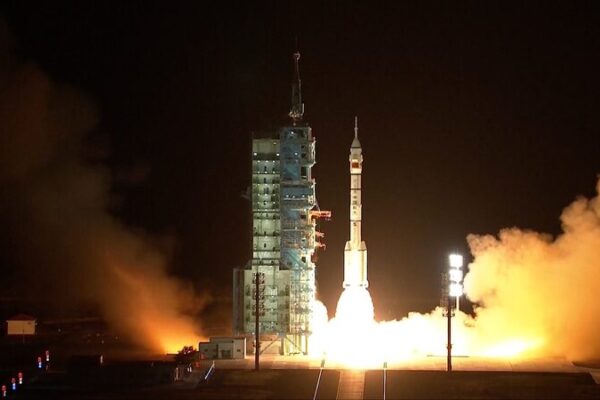 China Launches Shenzhou-19 with Enhanced Transport Capacity and Rocket Reliability China_Launches_Shenzhou_19_with_Enhanced_Transport_Capacity_and_Rocket_Reliability video poster
