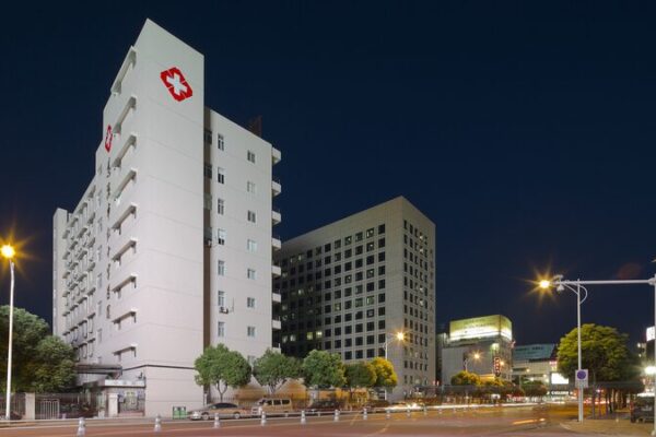 China Opens Doors to Wholly Foreign-Owned Hospitals in Major Cities China_Opens_Doors_to_Wholly_Foreign_Owned_Hospitals_in_Major_Cities