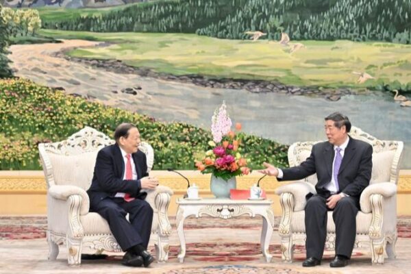China Pledges Enhanced Services for Foreign Investors, Says Vice Premier He Lifeng China Pledges Enhanced Services for Foreign Investors, Says Vice Premier He Lifeng