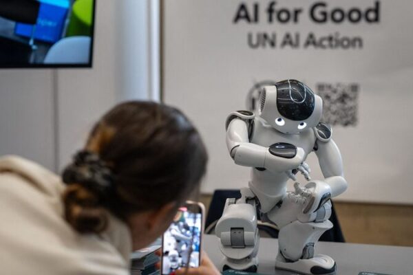 China Promotes Global AI Cooperation to Bridge Digital Divides China_Promotes_Global_AI_Cooperation_to_Bridge_Digital_Divides