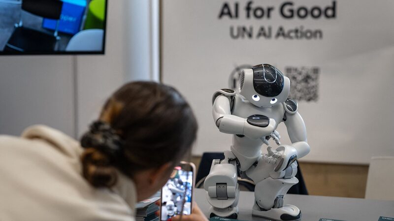 China_Promotes_Global_AI_Cooperation_to_Bridge_Digital_Divides