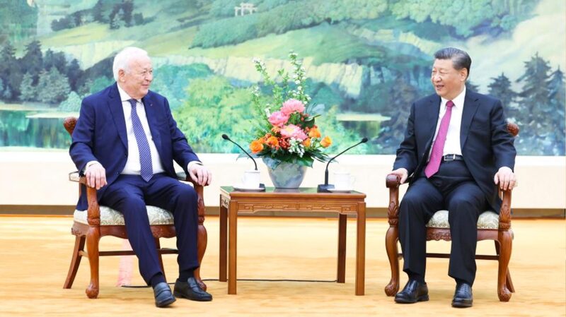 China Seeks to Strengthen Ties with France, Says President Xi Jinping video poster