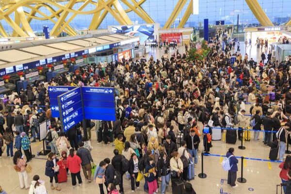 China Sees Over 7.2 Billion Trips During Spring Festival Travel Rush