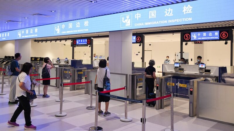 China Sees Surge in Inbound Visitors as Visa-Free Policy Takes Effect