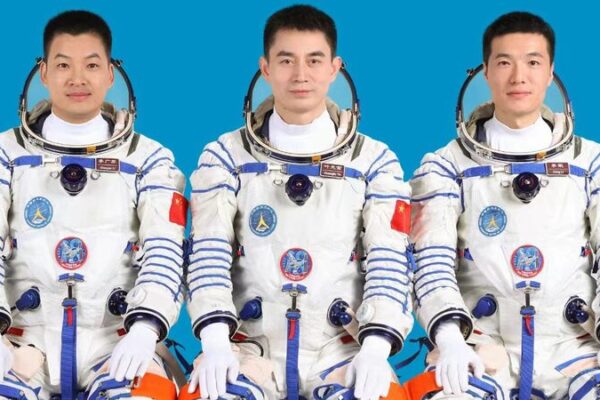 China Set to Launch Shenzhou-18 Crew to Space Station on Thursday video poster