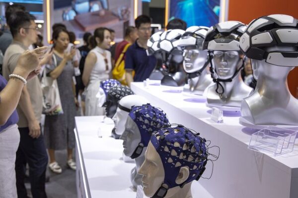 China Vows AI Support for Developing Nations at Shanghai Seminar China_Vows_AI_Support_for_Developing_Nations_at_Shanghai_Seminar