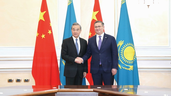 China Vows to Expand Economic Cooperation with Kazakhstan China Vows to Expand Economic Cooperation with Kazakhstan