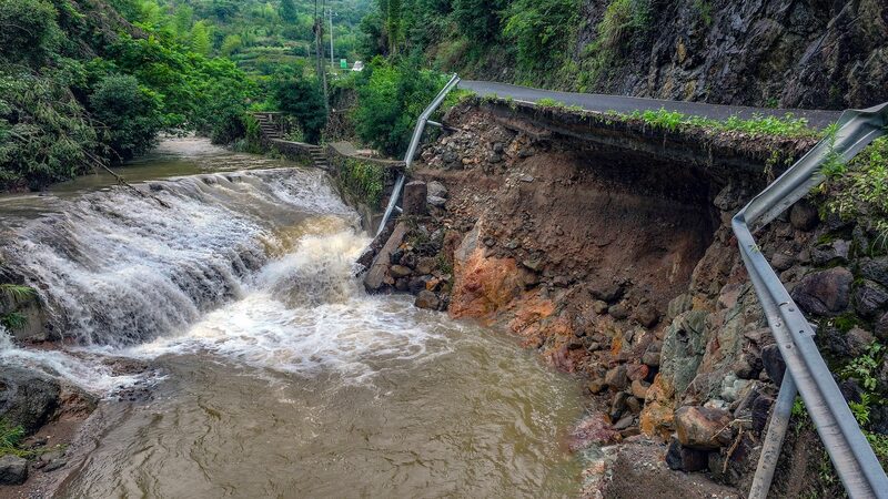 China Warns of Mountain Torrents in Zhejiang, Jiangxi, and Hunan Provinces