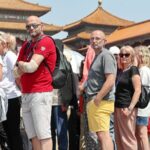 China Welcomes Influx of Foreign Tourists During Labor Day Holiday