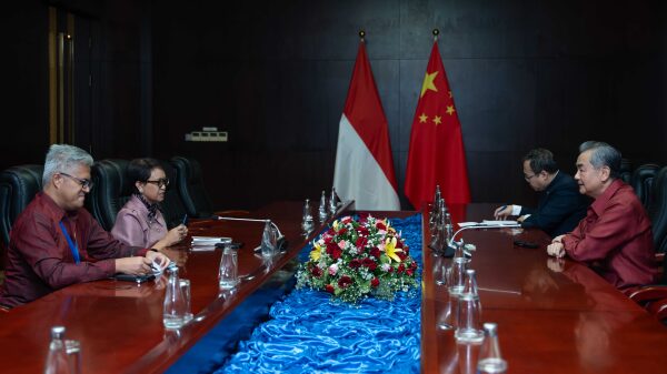 China and Indonesia Pledge to Strengthen Ties and Promote Regional Stability China_and_Indonesia_Pledge_to_Strengthen_Ties_and_Promote_Regional_Stability