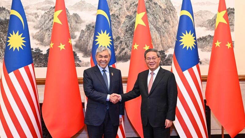 China_and_Malaysia_Pledge_Stronger_Multilateral_Ties_for_East_Asias_Prosperity - Khabar Asia China and Malaysia Pledge Stronger Multilateral Ties for East Asia's Prosperity
