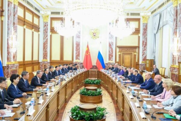 China and Russia Pledge to Boost Economic and Trade Cooperation China_and_Russia_Pledge_to_Boost_Economic_and_Trade_Cooperation