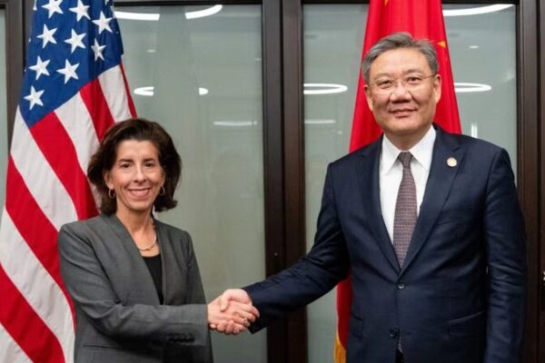 China and U.S. Commerce Chiefs to Discuss EVs and Trade Over the Phone China_and_U_S__Commerce_Chiefs_to_Discuss_EVs_and_Trade_Over_the_Phone