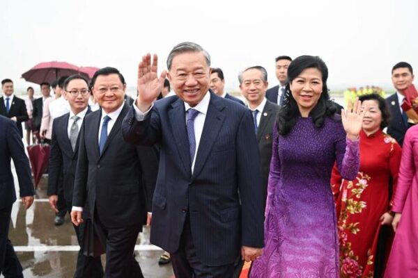China and Vietnam: From Shared Past to Shared Future China_and_Vietnam__From_Shared_Past_to_Shared_Future
