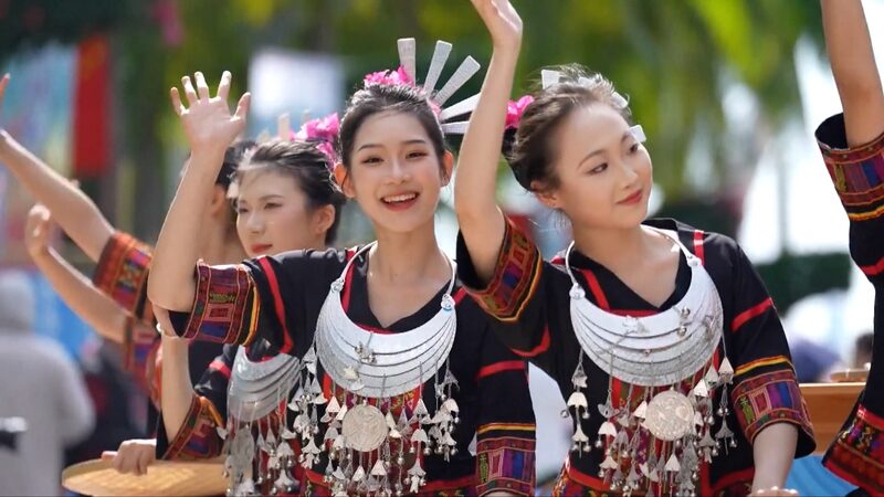 China_s_Cultural_Diversity_Shines_at_National_Ethnic_Games_in_Sanya - Khabar Asia China_s_Cultural_Diversity_Shines_at_National_Ethnic_Games_in_Sanya