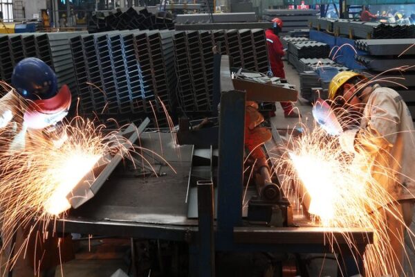 China’s Economic Growth Slows in July Due to Seasonal Factors China_s_Economic_Growth_Slows_in_July_Due_to_Seasonal_Factors