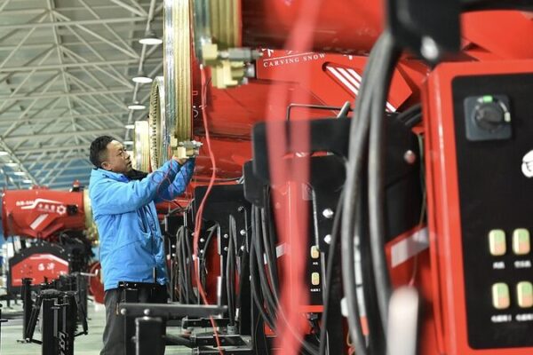 China’s Equipment Manufacturing Sector Achieves Notable Growth in 2024 China_s_Equipment_Manufacturing_Sector_Achieves_Notable_Growth_in_2024