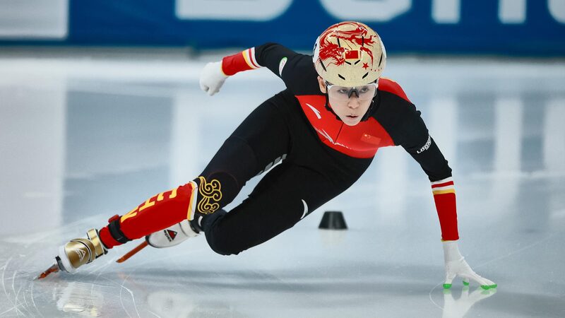 China_s_Fan_Kexin_Makes_Triumphant_Return_at_Short_Track_World_Tour_in_Beijing_poster - Khabar Asia China_s_Fan_Kexin_Makes_Triumphant_Return_at_Short_Track_World_Tour_in_Beijing video poster