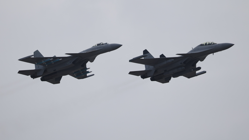 China_s_J_15D_Fighter_Jet_Debuts_Ahead_of_15th_Airshow_China