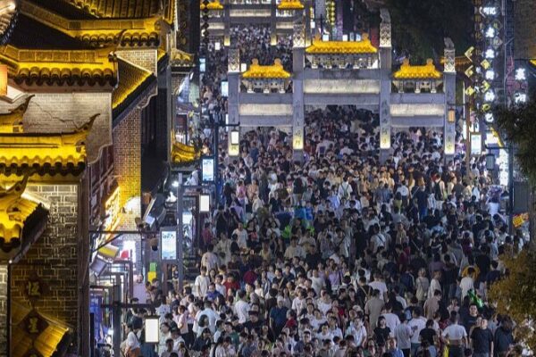 China’s Mid-Autumn Festival Sees Surge in Travel and Consumption China_s_Mid_Autumn_Festival_Sees_Surge_in_Travel_and_Consumption