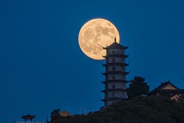 China’s Mid-Autumn Festival to Shine Brighter with Supermoon on September 18 China_s_Mid_Autumn_Festival_to_Shine_Brighter_with_Supermoon_on_September_18