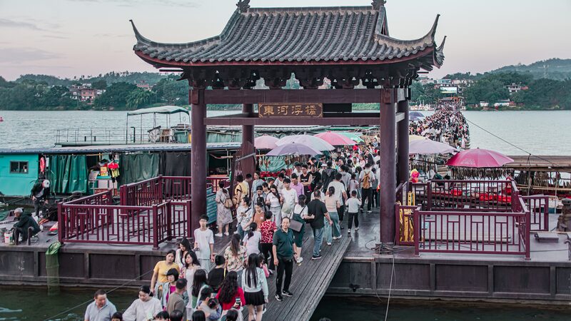 China_s_National_Day_Holiday_Sees_Surge_in_Consumption_and_Record_Breaking_Travel - Khabar Asia China_s_National_Day_Holiday_Sees_Surge_in_Consumption_and_Record_Breaking_Travel