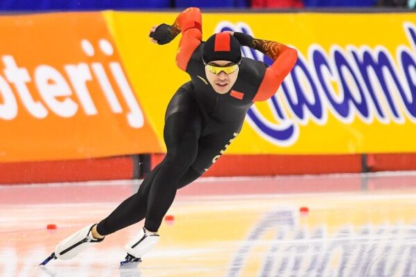 China’s Ning Zhongyan Claims Silver at ISU Speed Skating World Cup in Calgary China_s_Ning_Zhongyan_Claims_Silver_at_ISU_Speed_Skating_World_Cup_in_Calgary