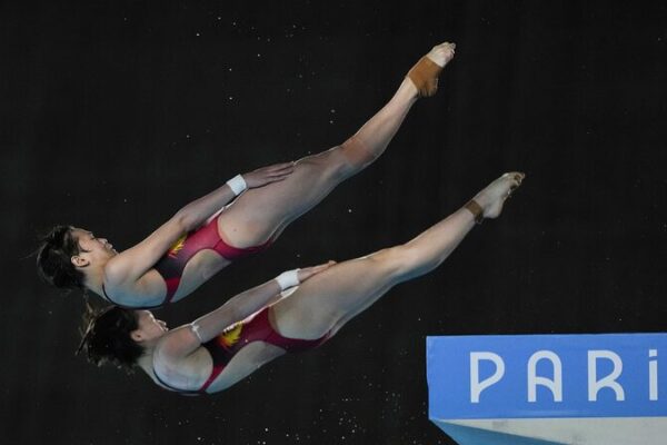 China’s Quan Hongchan and Chen Yuxi Clinch Third Diving Gold at Paris 2024 Olympics China_s_Quan_Hongchan_and_Chen_Yuxi_Clinch_Third_Diving_Gold_at_Paris_2024_Olympics