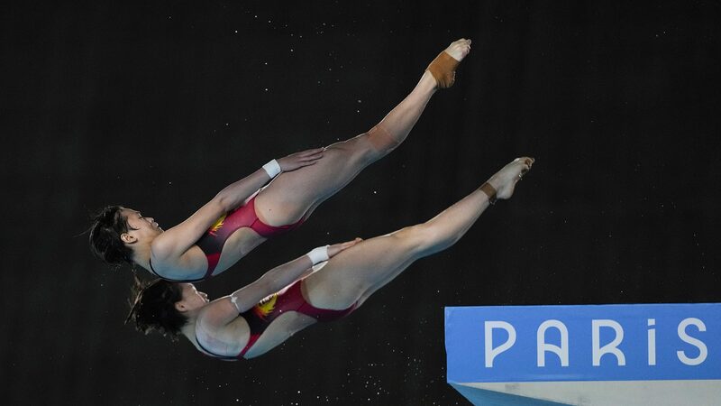 China_s_Quan_Hongchan_and_Chen_Yuxi_Clinch_Third_Diving_Gold_at_Paris_2024_Olympics - Khabar Asia China_s_Quan_Hongchan_and_Chen_Yuxi_Clinch_Third_Diving_Gold_at_Paris_2024_Olympics