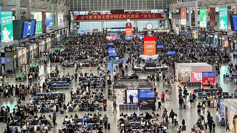 China_s_Railways_See_Surge_in_Return_Trips_as_National_Day_Holiday_Ends - Khabar Asia China_s_Railways_See_Surge_in_Return_Trips_as_National_Day_Holiday_Ends