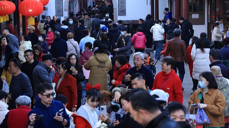 Chinas_2024_Spring_Festival_Travel_Soars_with_Home_First_Travel_Next_Trend - Khabar Asia China's 2024 Spring Festival Travel Soars with 'Home First, Travel Next' Trend