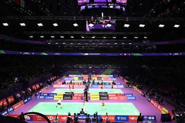 China's Badminton Teams Advance as Group Leaders in Thomas & Uber Cup