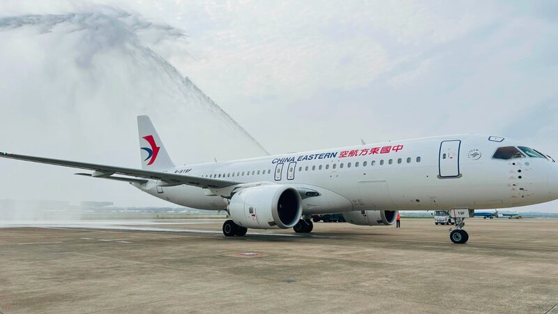 Chinas_C919_Jet_Makes_First_Overseas_Commercial_Flight_Between_Shanghai_and_Hong_Kong - Khabar Asia China's C919 Jet Makes First Overseas Commercial Flight Between Shanghai and Hong Kong