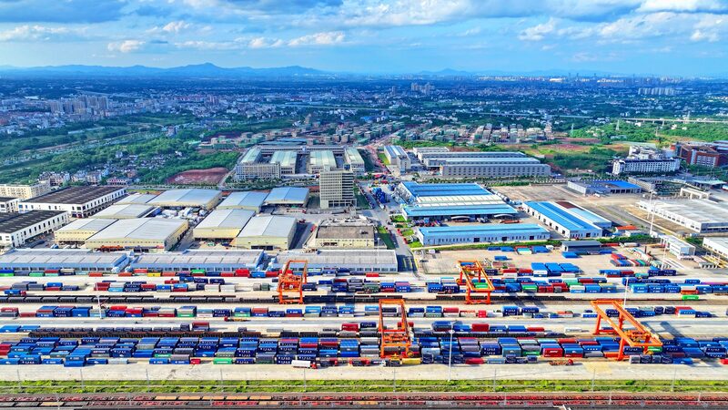 Chinas_Foreign_Trade_Surges_57_in_First_Four_Months_of_2023 - Khabar Asia China's Foreign Trade Surges 5.7% in First Four Months of 2023