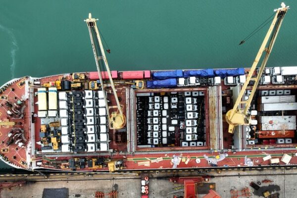 China’s Industrial Profits Rise 4.3% in Q1, Reversing Downward Trend China's Industrial Profits Rise 4.3% in Q1, Reversing Downward Trend