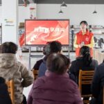 China's Internet Users Near 1.1 Billion, Boosting Digital Economy